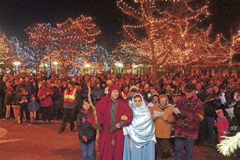 Crowds join holy couple for annual Las Posadas | News in brief ...