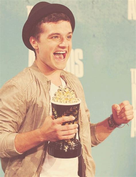 Pin by ⓢⓐⓥⓐⓝⓝⓐⓗ on All Josh Hutcherson. c': | Josh hutcherson, Celebrities funny, Hunger games