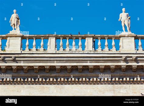 Rooftop sculptures, Palazzo Dei Conservatori Piazza Del Campidoglio ...