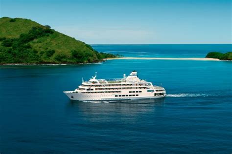 Reef Endeavour | Luxury Cruise Ship | Fiji Voyages