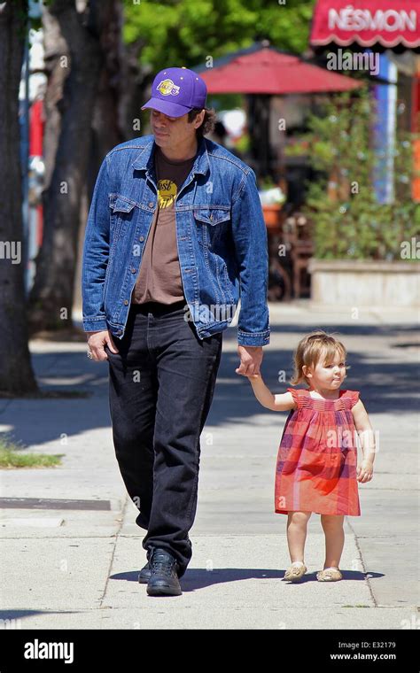 Benicio del Toro takes his daughter Delilah del Toro for a walk ...