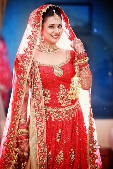 Divyanka Tripathi looks resplendent during her wedding ceremony in ...