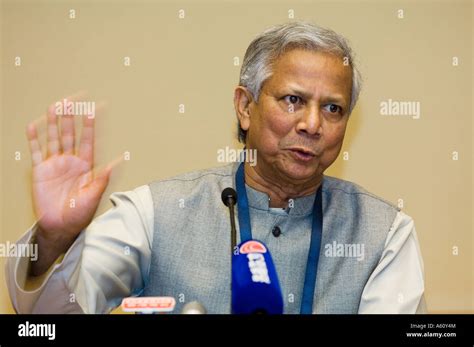 Professor Muhammad Yunus Nobel Prize Winner Laureate and Managing ...