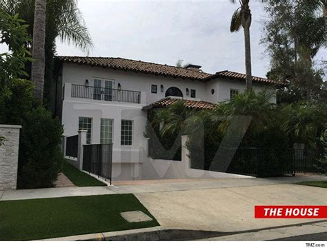 Justin and Hailey Bieber House Hunting in L.A. After Pipe Burst in ...