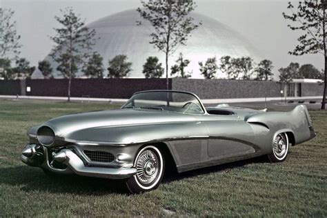 5 Amazing Concept Cars From the 1950s and 1960s That Look Like They're ...