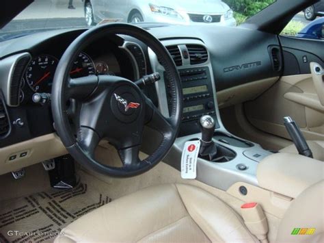 Cashmere Interior 2005 Chevrolet Corvette Coupe Photo #69496696 | GTCarLot.com