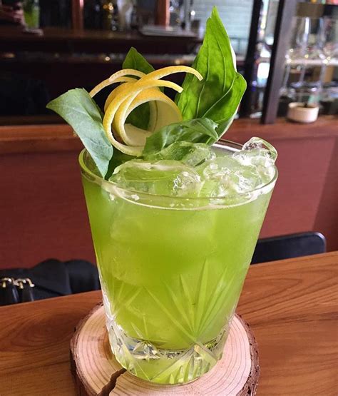 Basil Smash 🌿 🍋 #mixology #bartender #beverage #hk #cocktails #cocktail ...