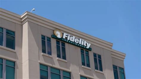 Fidelity All-in-one ETF Allocates Up To 3% In Bitcoin As Institutional ...