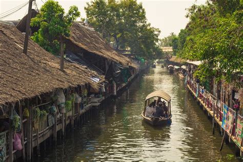 Khlong Lat Mayom Floating Market Bangkok - The Lost Passport