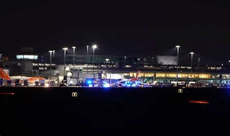 'Suspicious package' on jet causes chaos at major UK airport | UK | News | Express.co.uk