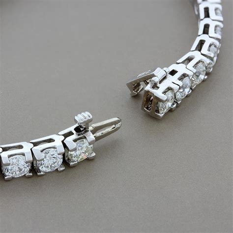 Round Cut Diamond Gold Tennis Bracelet For Sale at 1stDibs