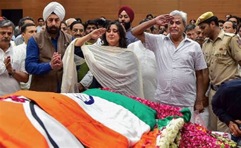 Sushma Swaraj Funeral: Husband Swaraj Kaushal, Daughter Bansuri Kaushal ...