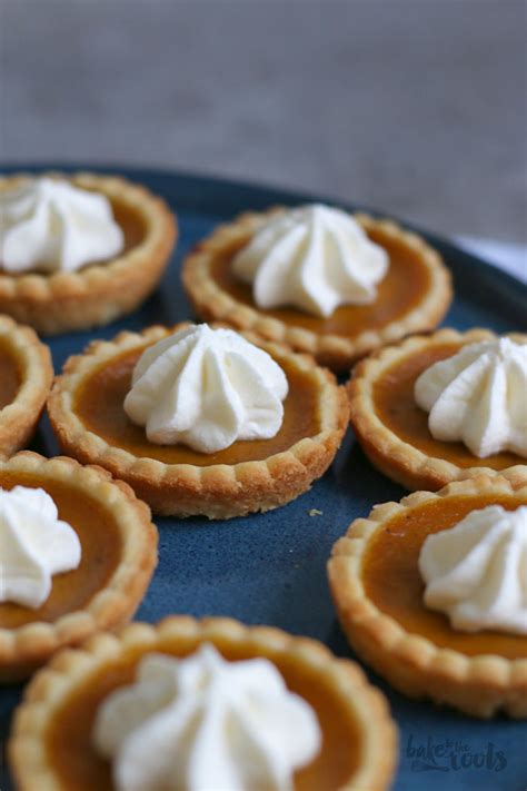 Mini Pumpkin Pies | Bake to the roots