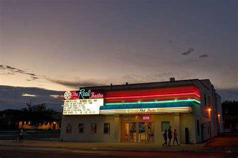 The Reel Theatre | Pocatello, ID 夏休みの子供が小銭握りしめて駆けてくる村のシネマ ...