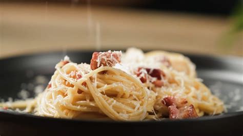 Jamie Oliver's Carbonara recipe | Book Recipes