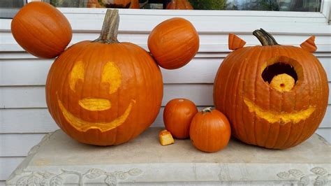 DIY Mickey Mouse pumpkin carving - YouTube