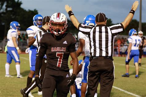 Marjory Stoneman Douglas Football Edges Coral Springs High School in ...