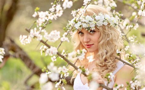 Download Beautiful Girl In Flowers Field wallpaper in People ... | Beautiful girl wallpaper ...