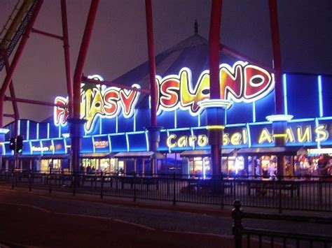 "all lit up, fantasy island, Ingoldmells, Lincolnshire." by David Myers at PicturesofEngland.com