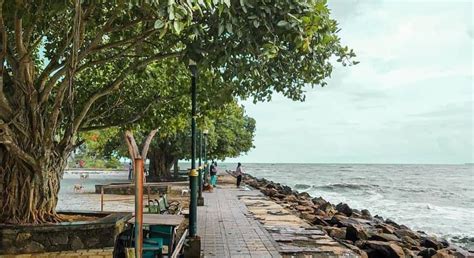 Fort Kochi Beach - Discover India