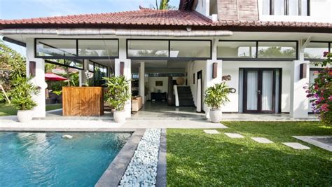 Villa Surga in Seminyak, Bali (2 bedrooms) - Best Price & Reviews!