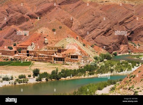 Afghanistan, Ghor (Ghowr province) Between Jam and Chist-I-Sharif Stock ...