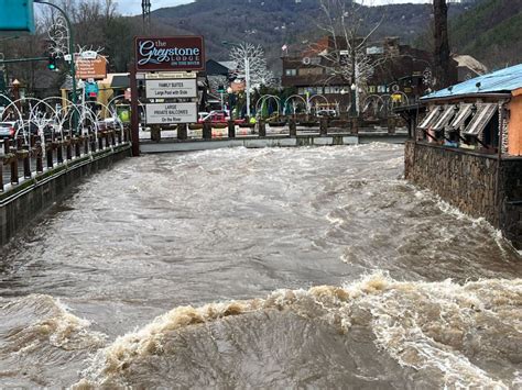 Gatlinburg, TN Emergency shelter closes after flooding