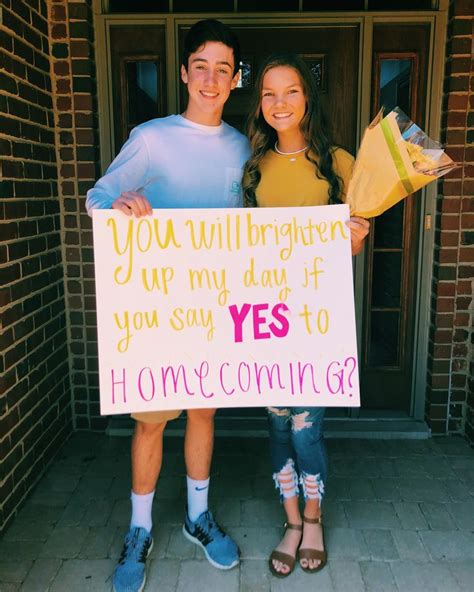 Cute hoco proposal!!! 💛🌼 | Cute prom proposals, Cute hoco proposals, Cute homecoming proposals