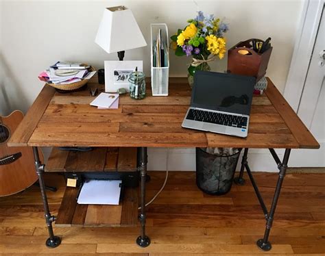 Weekend project: DIY desk with industrial pipe and reclaimed wood | House and Hammer