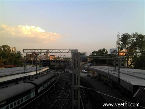 Trains at Indore Railway Station | Veethi