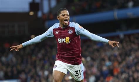 Leon Bailey Helps Aston Villa to 3-2 Victory over Burnley with Stunning ...