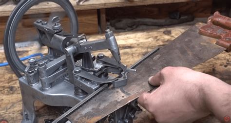 Rescuing An Antique Saw Set | Hackaday