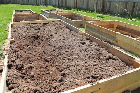 How To Fill Raised Beds With Soil