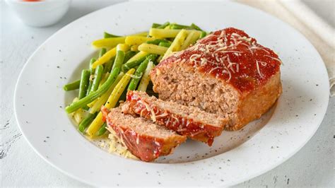 Meatloaf Internal Temp: An Easy Guide for Juicy, Tender Results | Woman ...