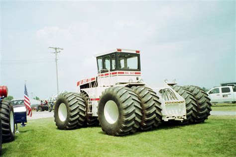 Big Bud 525/50 4WD tractor | Tractors, Big tractors, Tractor pictures