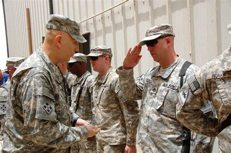 DVIDS - Images - General Odierno Hands Out Coins in Iraq [Image 2 of 2]