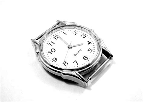 Quartz clock - Wikipedia