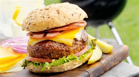 Lab-Grown Meat Burger May Hit Stores in Five Years - NDTV Food