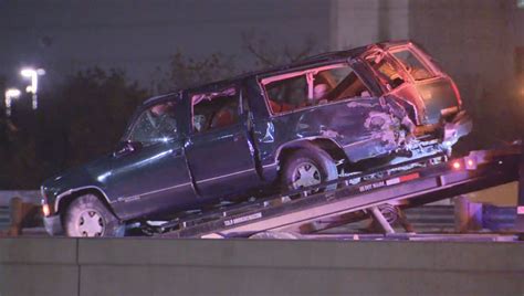 Child dies in rollover crash on I-35 in Dallas | FOX 4 Dallas-Fort Worth