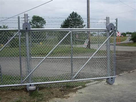 Chain Link Slide Gate Used in Industrial and Commercial Area