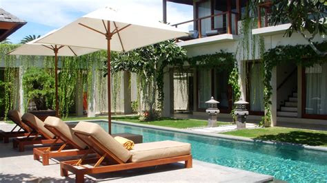 Villa Tenang | 5 bedrooms | Sleeps 10 | Pool | Batubelig, Bali