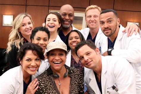 Cuatro miembros del elenco de ‘Grey’s Anatomy’ firman nuevos acuerdos | Cine3.com