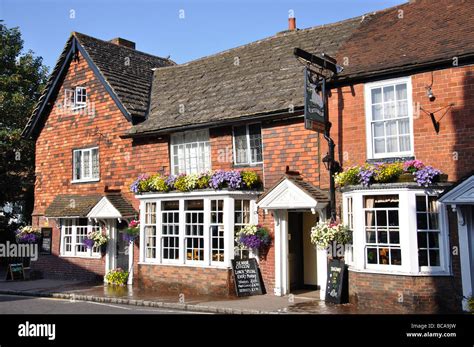 The White Hart Pub, High Street, Henfield, West Sussex, England, United Kingdom Stock Photo - Alamy