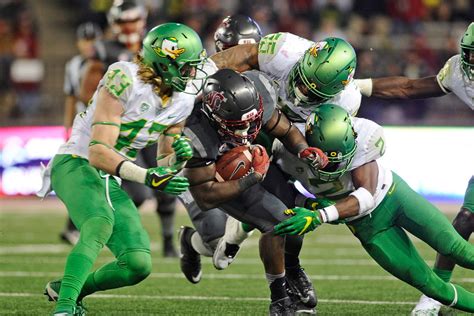 Report: Average Oregon Football Player Worth $337,056 - Addicted To Quack