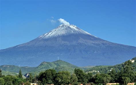 TOPuri RO: Top 10 Most Dangerous Volcanoes in the World