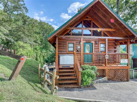 Pet-Friendly Cabins in Gatlinburg to Wag About | Vacasa