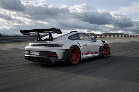 The 2023 Porsche 911 GT3 RS is absolutely bonkers | Driving