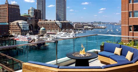 Lookout Rooftop Bar in Boston | The Envoy Hotel