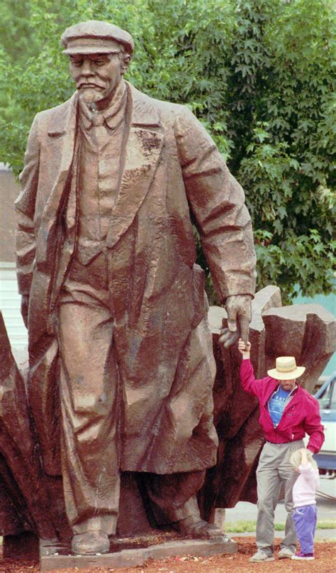 Sculptor of Seattle’s Lenin statue dies in Slovakia | The Spokesman-Review