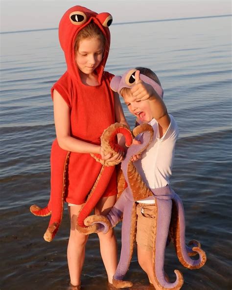 DIY Octopus Costume » Awesome DIY Ideas | maskerix.com | Octopus costume, Diy octopus costume ...